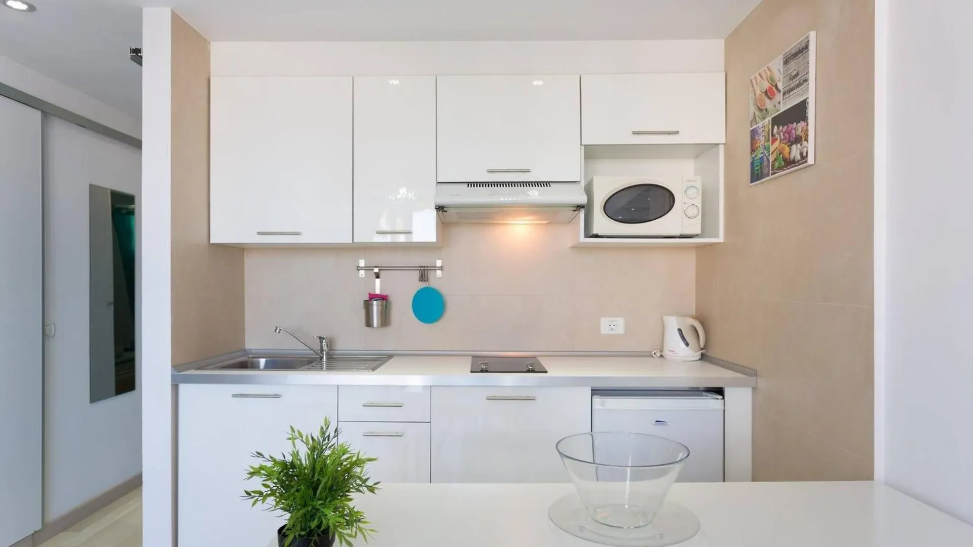 Beach Close Las Americas New Gem Apt Wi Fi Free Playa Honda Arona  Holiday home Arona (Tenerife)